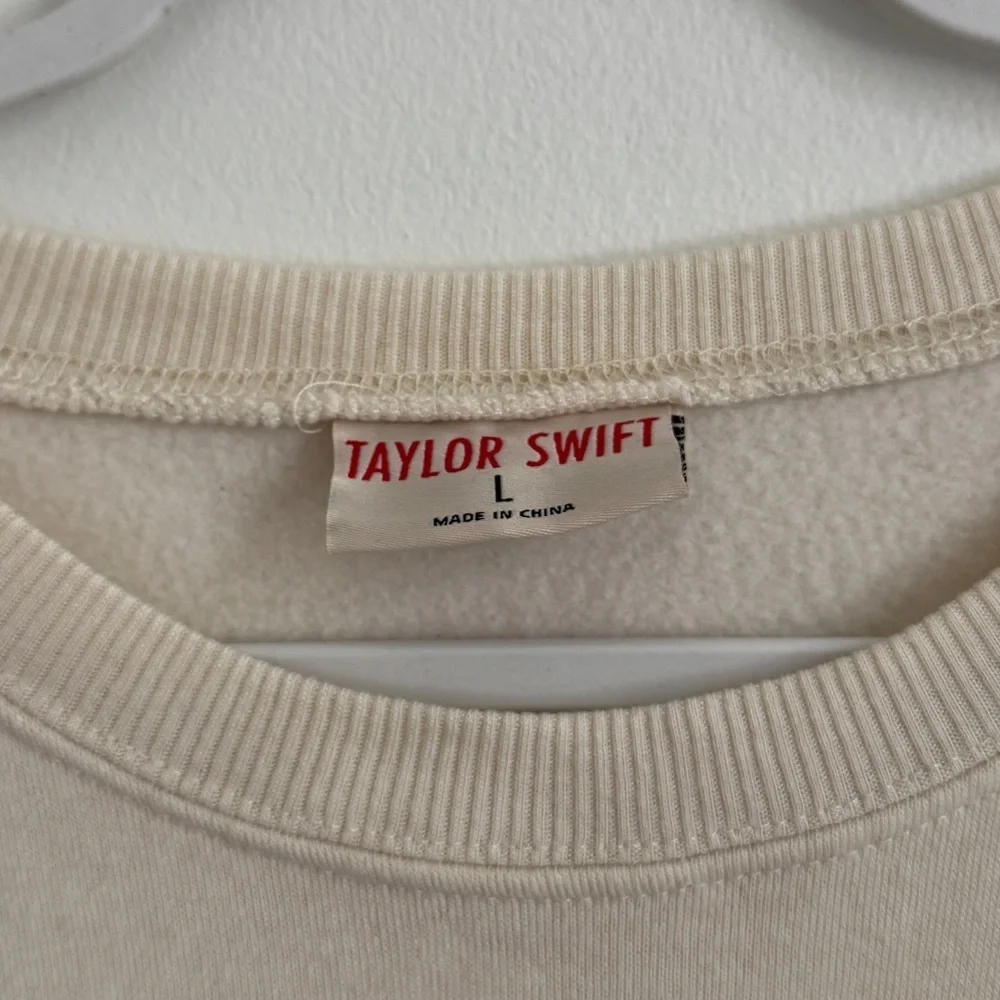 Taylor Swift Loving Him Was Red Crewneck Sweatshirt Size Large Cream Pullover